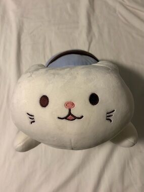 Marshmallow Cat Kenji Plush
